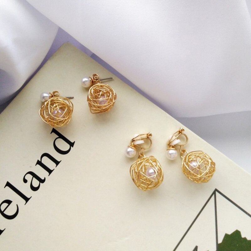 Statement Clip on Earrings Imitation Pearl Metal Hollow Ball Earring No Hole for Women Geometric Pendant Pendientes