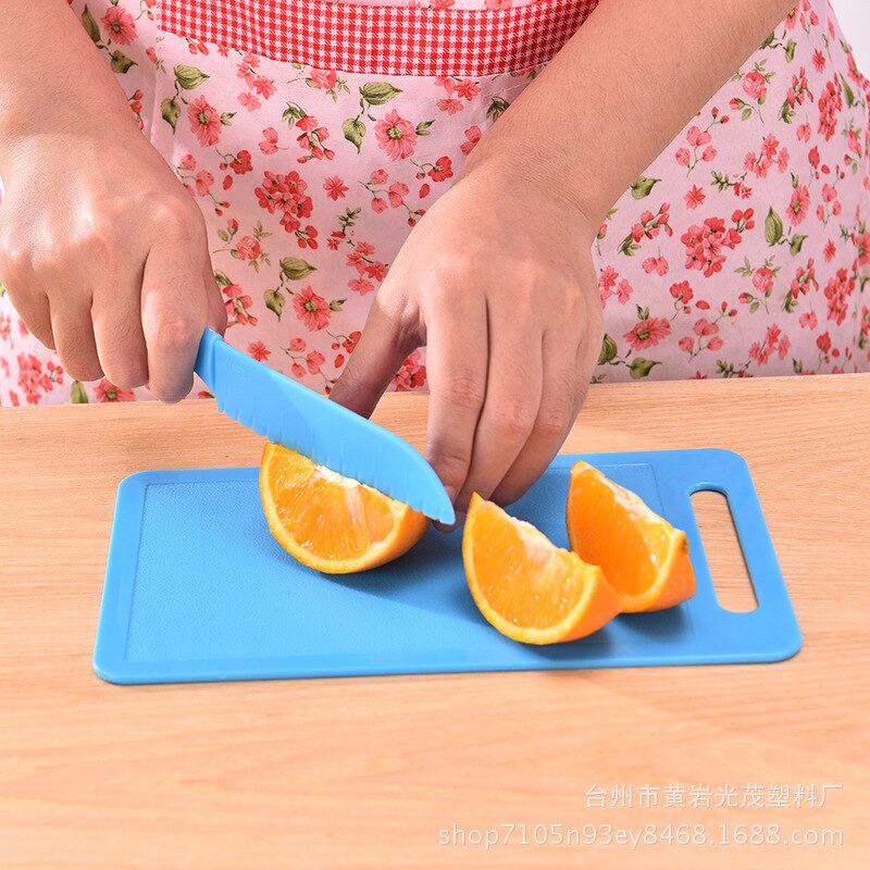 Cuchillo de cocina seguro para pan de fruta, herramientas de diente de sierra para niños pequeños, pelador de plástico para niños, cuchillos de lechuga, cortador de diente de sierra