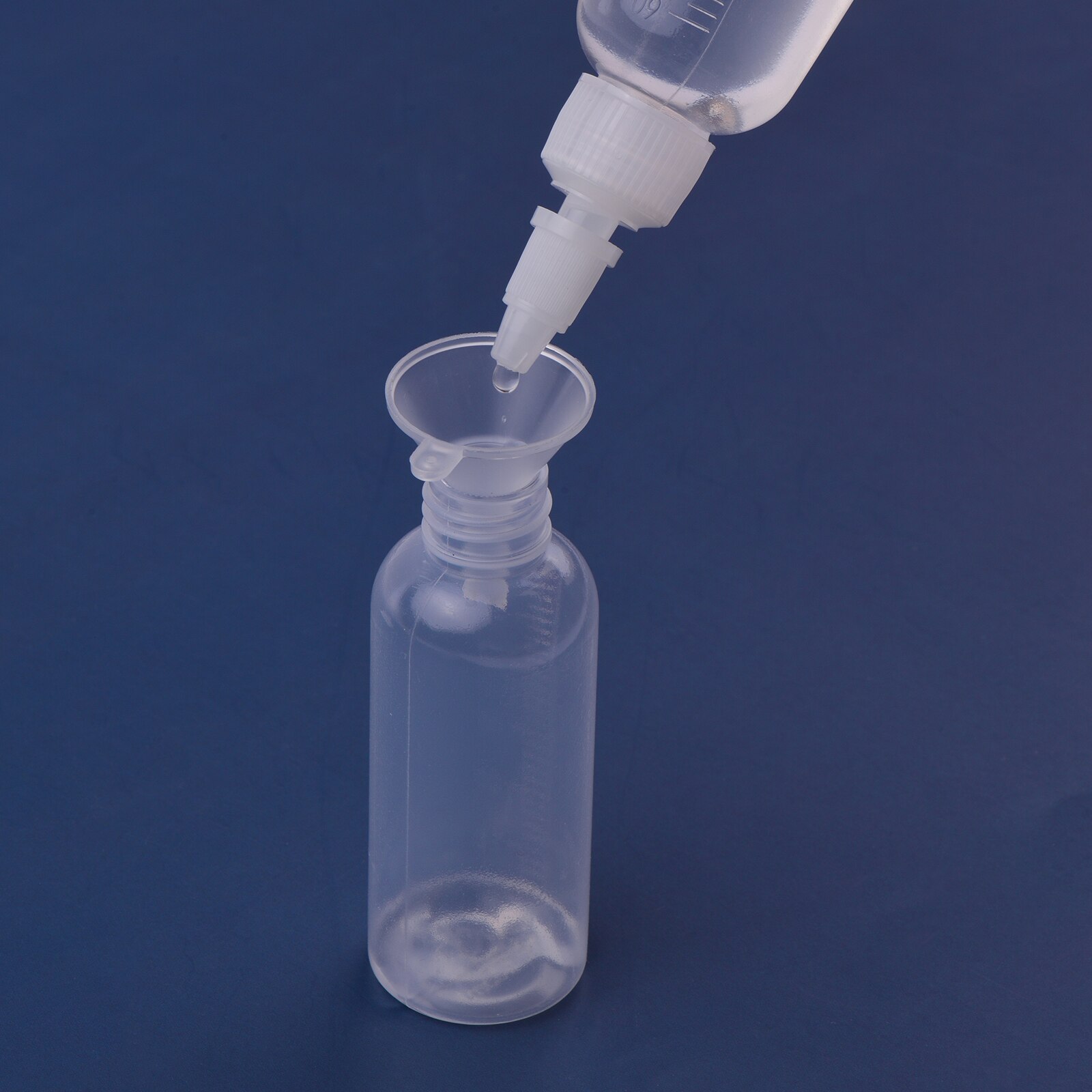 12pcs Mini Plastic Funnels Liquid Transfer Funnel 31mm/1.22in Diameter Acid and Alkali Resistant for Bottle Filling Perfumes