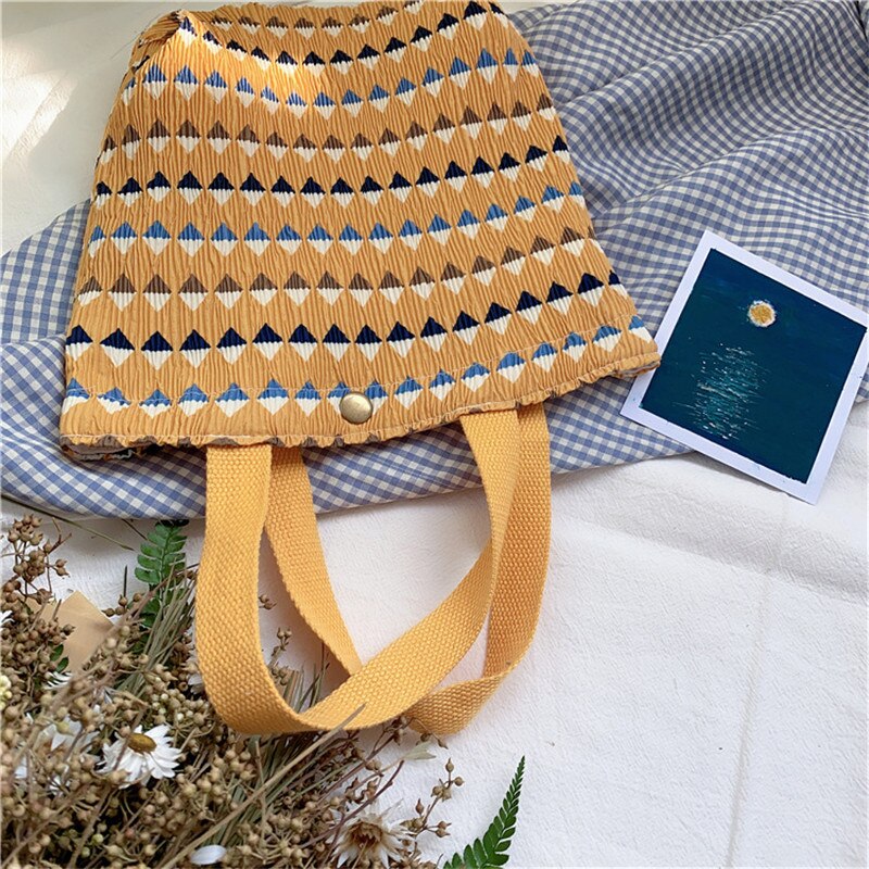 Mini bolsa de tela fresca portátil para mujer, bolso de mano con estampado de arrugas, enfriador térmico aislado, Bento, fiambrera, Tote, almacenamiento de Picnic: Blanco