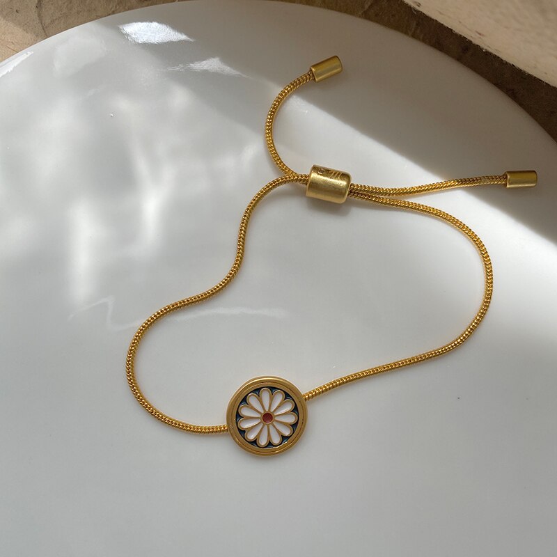Huanzhi Koreaanse Vintage Eenvoudige Goud Emaille Daisy Bloem Hanger Verstelbare Touw Ketting Armbanden Voor Vrouwen Partij Sieraden