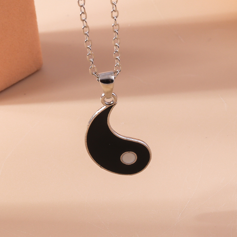 Aihua Cute Enamel Halloween Vampire Cross Coffin Friendship Couple Necklaces For Women Men BFF Best Friend Necklaces Jewelry: Light Yellow Color