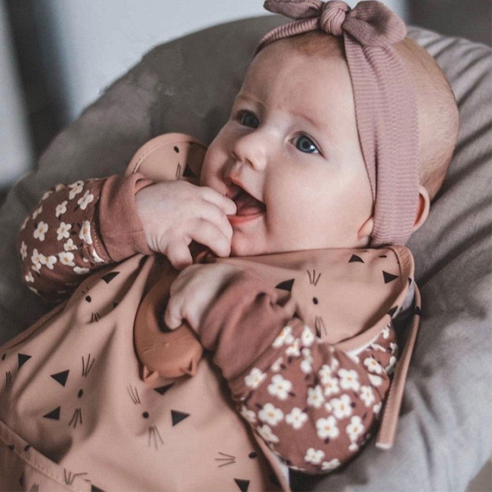Baby Mouwloze Bib Met Pocket Baby Spullen Kinderen Accessoires Voeden Tekening Schort Waterdichte Verstelbare Leuke Print Slabbetjes