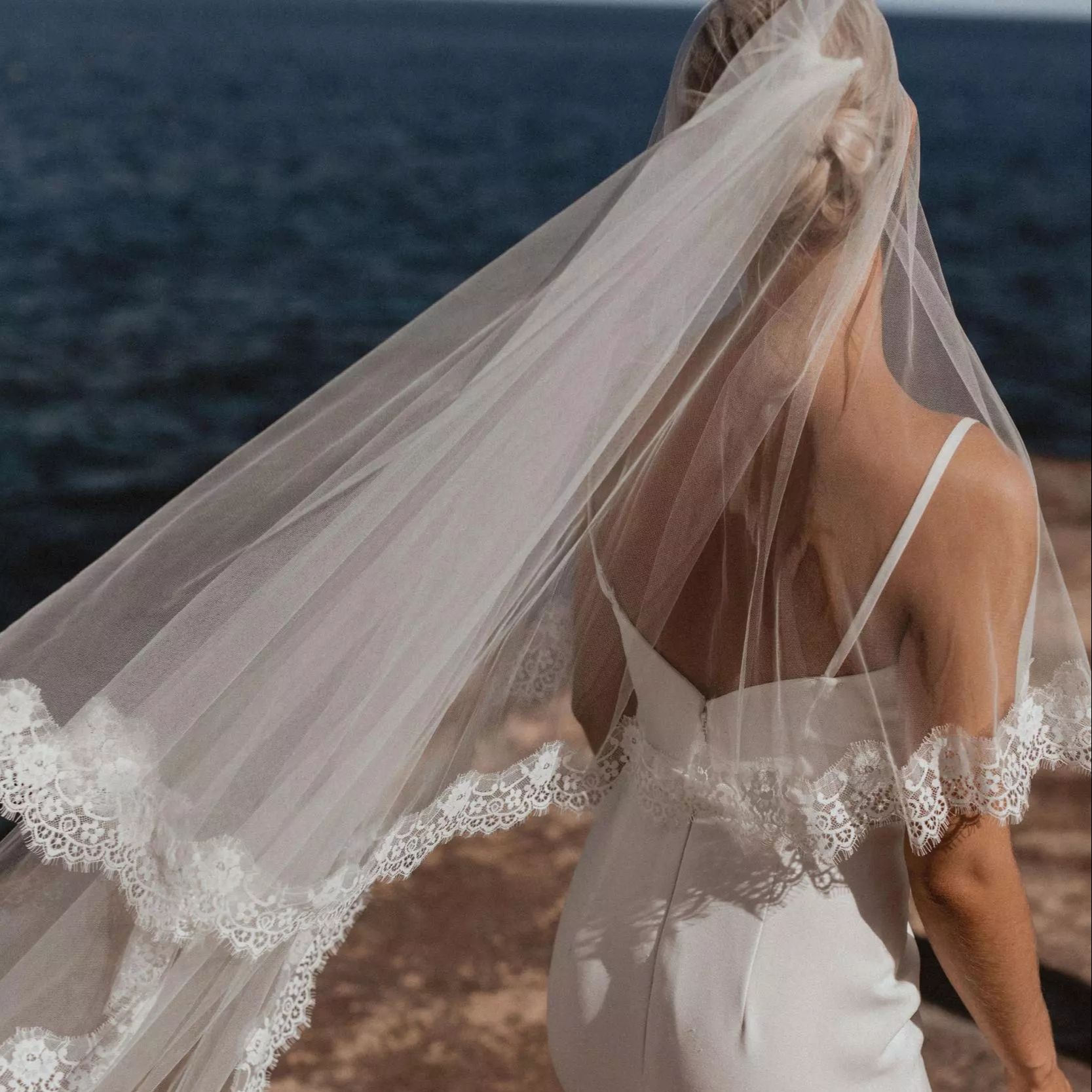 TOPQUEEN-velo de novia V154, borde de encaje suave, velos de novia lisos, una sola capa, , Rochii, romántico, encaje de pestañas, longitud del codo