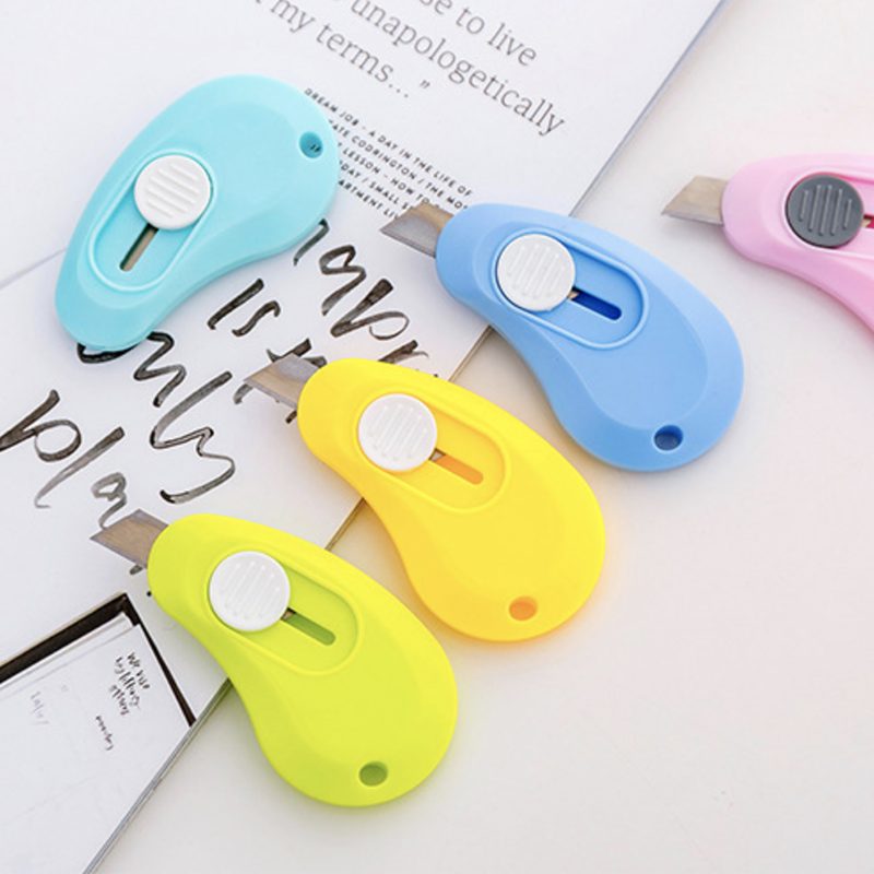 Mini couteau utilitaire Portable pour enfants, coupe-papier, lame de rasoir en papier, papeterie créative, mignon Kawaii, couleur unie, 4 pièces/lot