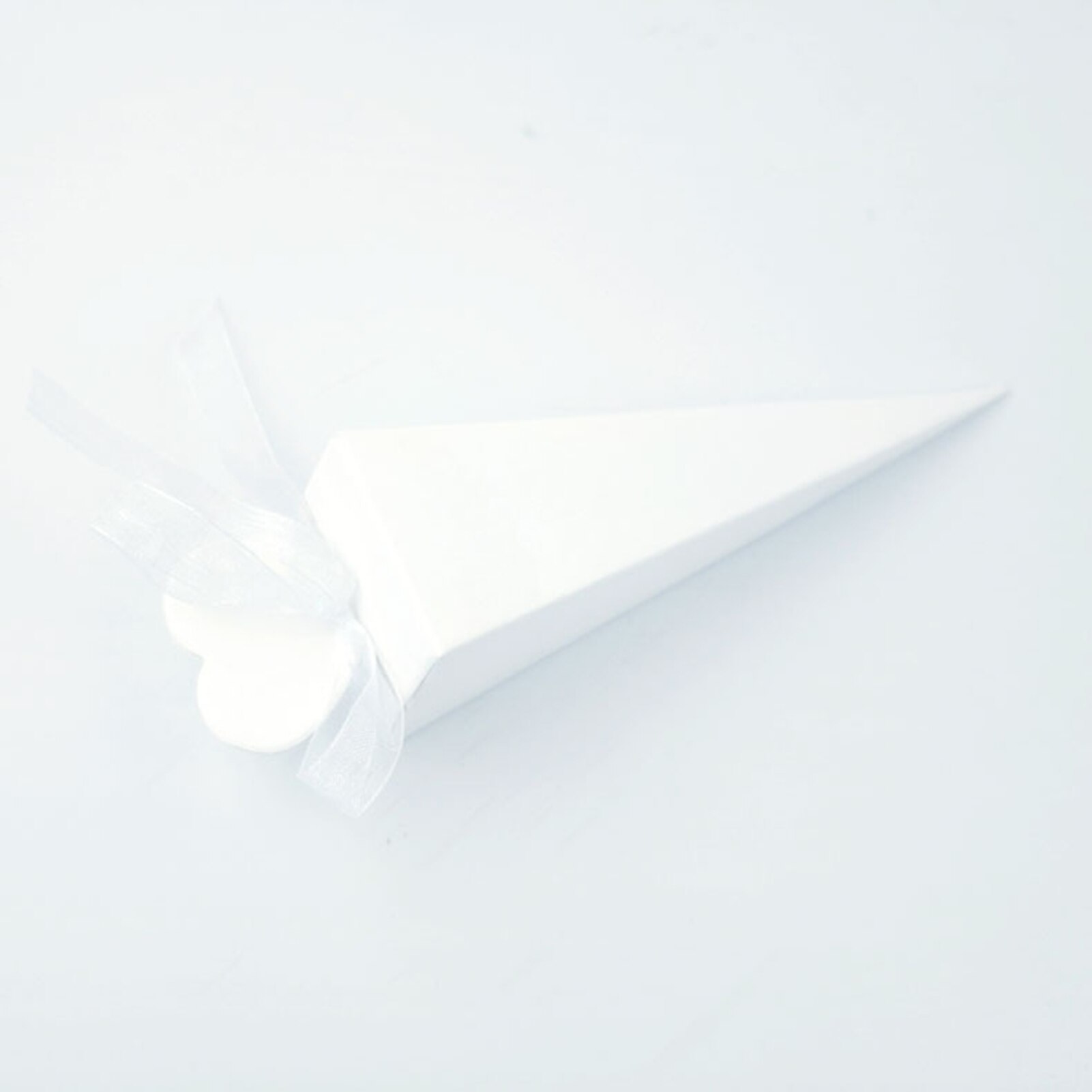 50pcs Cones Favour Box Long Triangles Shape Sweet Candy Box For Wedding Birthday Party Cake Decorating Tools: White