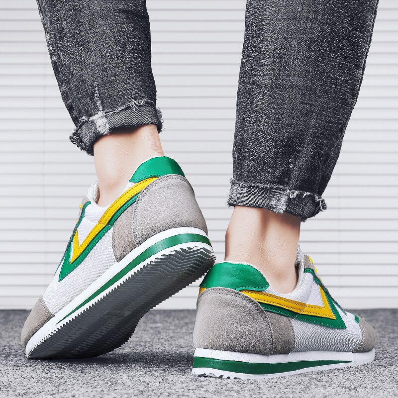 Breathable Mesh Sport Shoes Men Sneakers Ultra Light Golf Shoes Comfortable Athletics Golf Training Shoes Male Green White Shoe