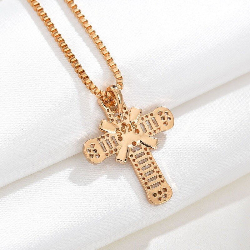 Retro Classic Shiny Crystal Cross Necklace for Women Cubic Zirconia Cross Choker Pendants Female Religious Jesus Jewelry