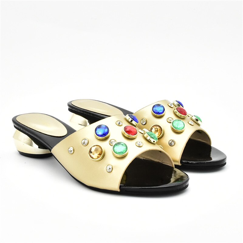 Sko dame luksus dame sandaler med hæler italienske kvinner bryllup sko dekorert med rhinestone pumps dame sko