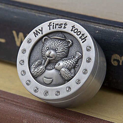 European Style Deciduous Tooth Storage Box Cute Mini Baby Metal Lanugo Tooth Storage Box Baby Birthday: Deciduous tooth box