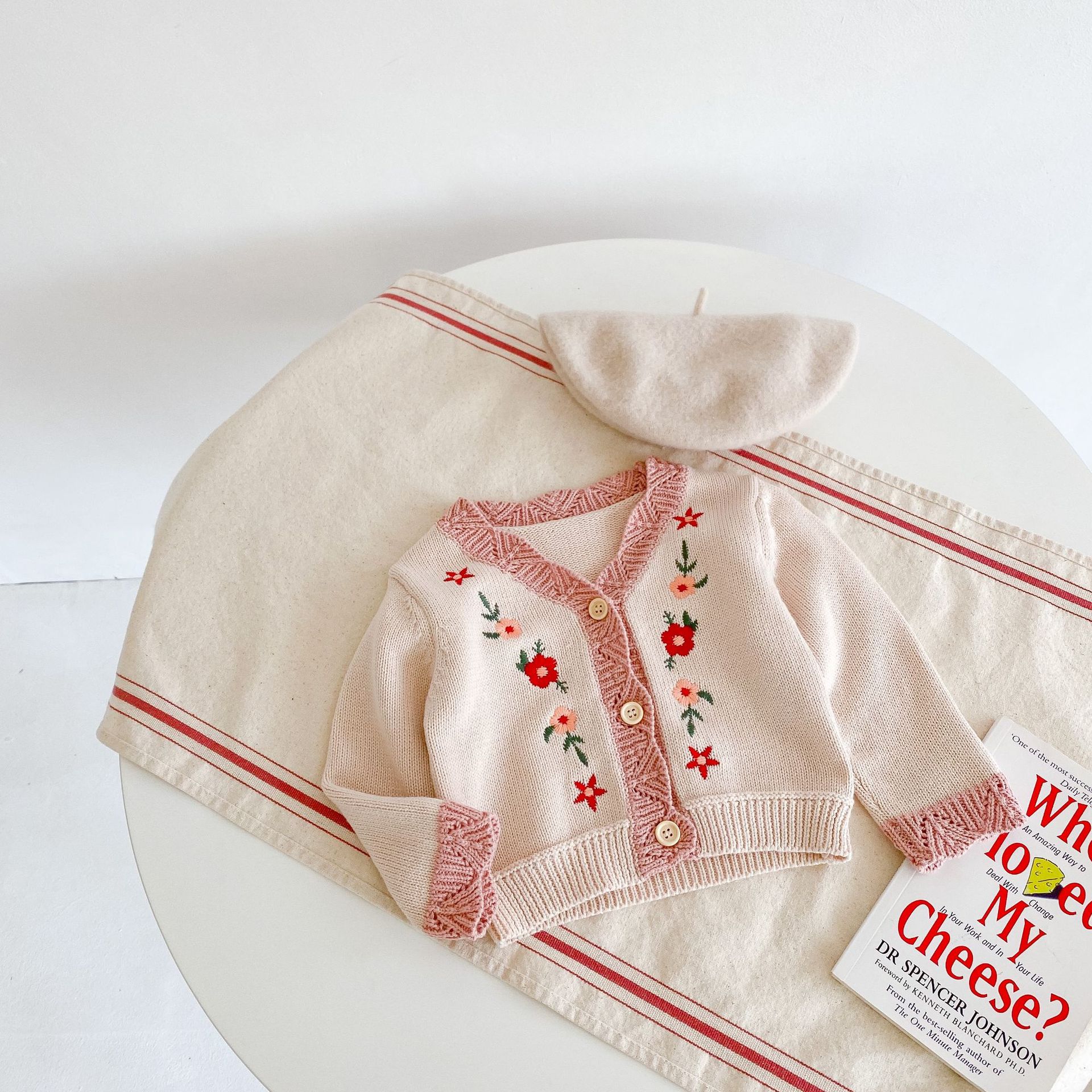 herbst Neue Baby Mädchen betroffen Strickjacke Nette Blume Stickerei zur Seite fahren Langarm Kleine Mädchen Strickjacke Jacke freundlicher betroffen Spitzen