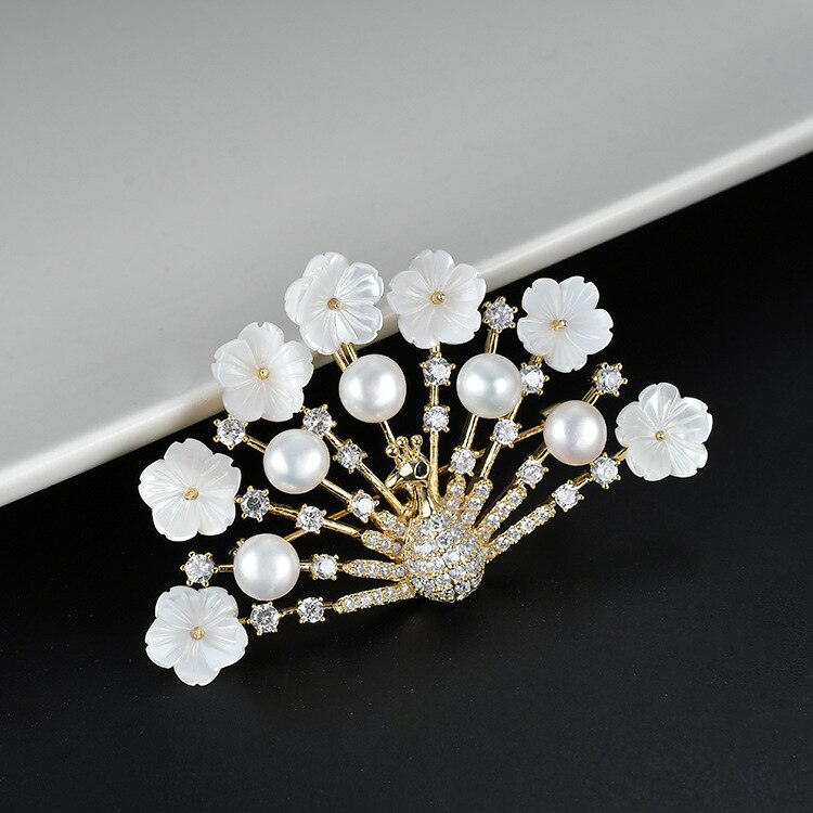 Leichte luxus-schmuckstücke aus österreichischem kristall, perlenbroschen, bekleidungsaccessoires, temperamentvolle pfauen-hochzeitsbroschen