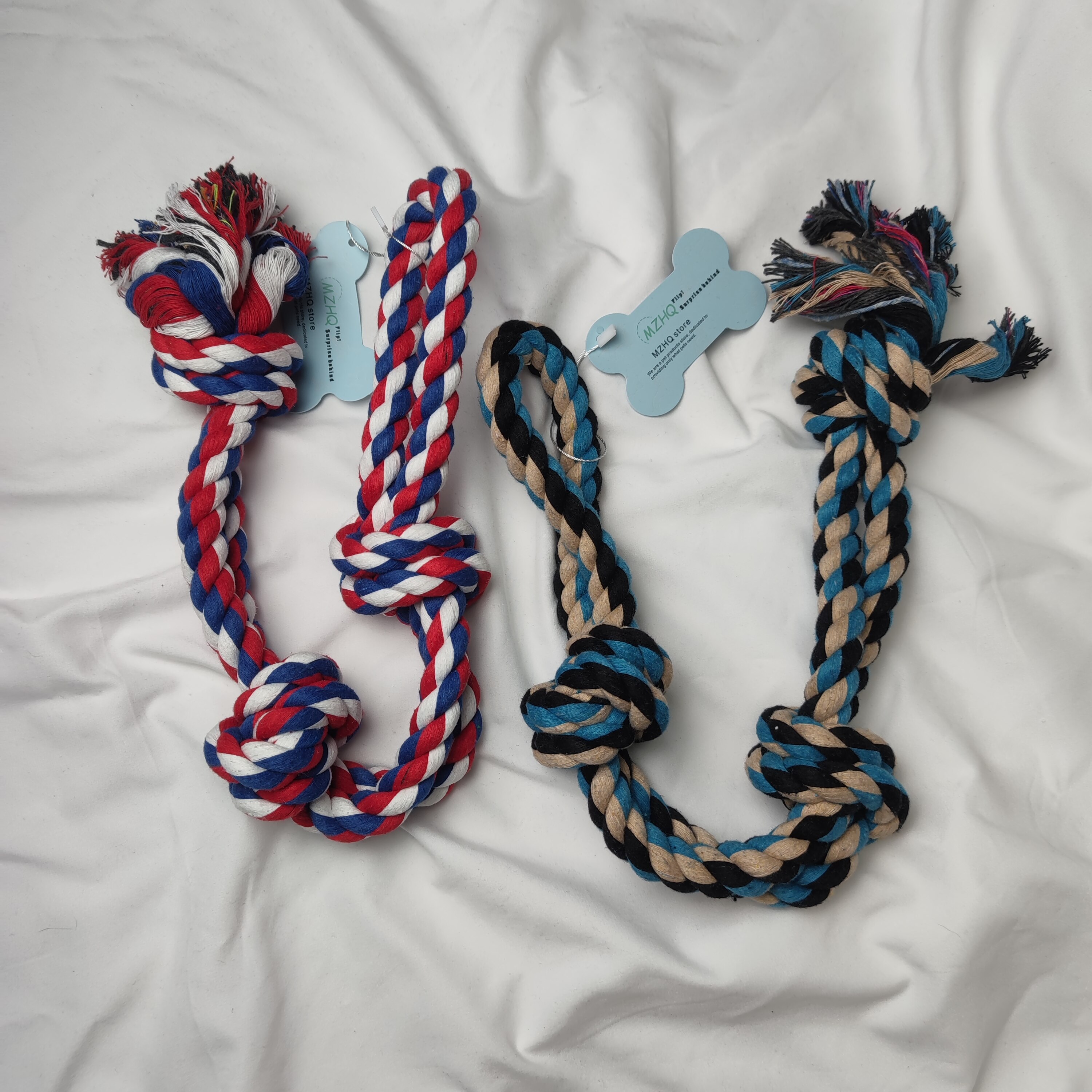 Cuerda de algodón interactiva para perros grandes, juguete portátil de 3 nudos, 58cm, 1 unidad La cuerda de mordida mide 58 cm de largo, el nudo tiene 7 cm de grosor y pesa alrededor de 365 gramos. Es adecuado para jue