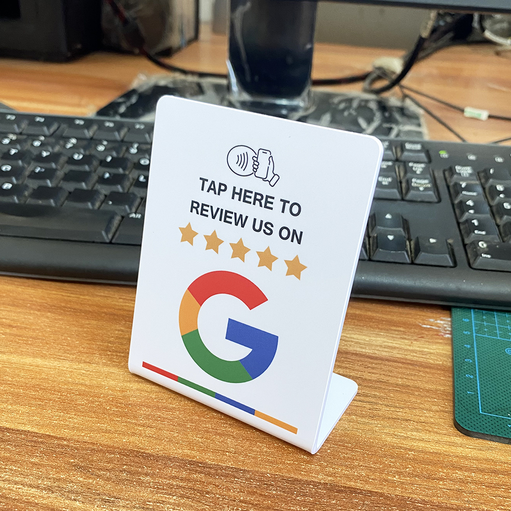 Stojak dotykowy 3 "X4" NFC Wyświetlacz Instagram Facebook Tripadvisor Trustpilot Konserwacja Google Stojak NFC Wyświetlacz stołowy NFC dla restauracji: Różowy