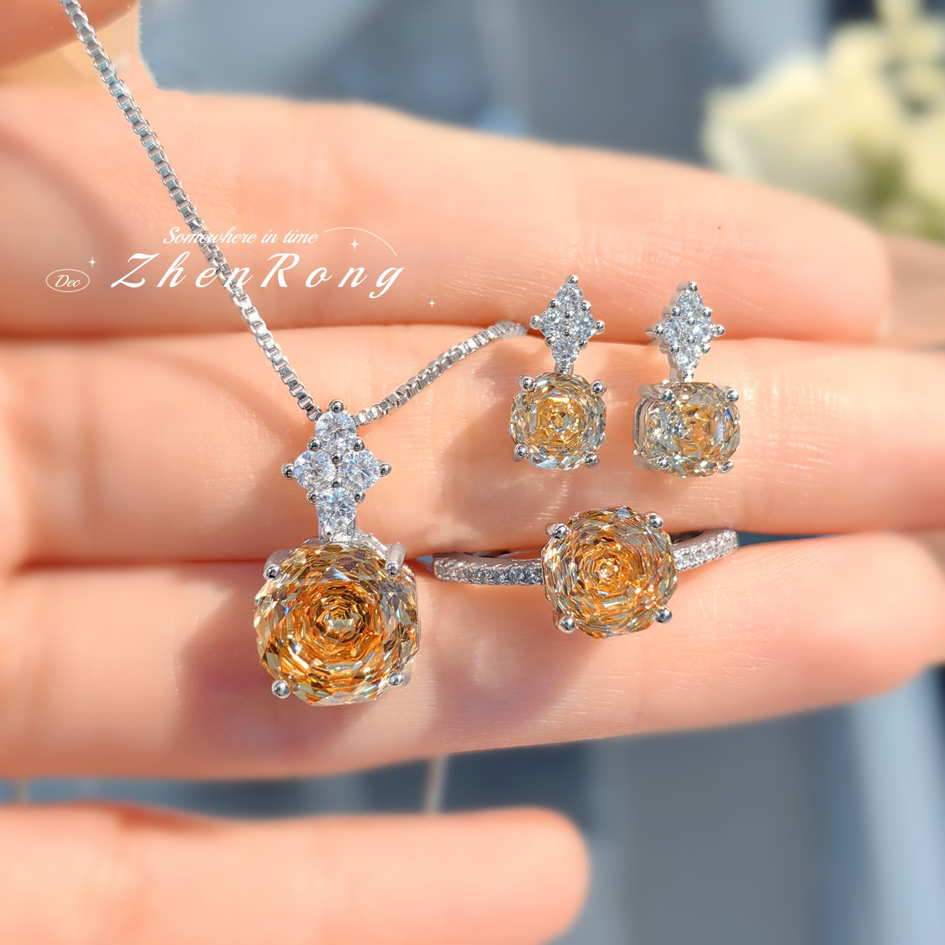 Prachtige rozenbloemvormige hangers met paarse zirkonia, oorbellen, zilverkleurige ringen en sieradensets voor vrouwen.: Champagne goud