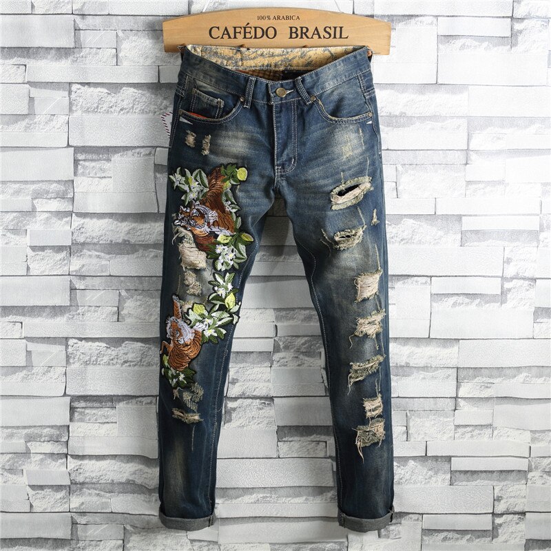Pantalones vaqueros bordados para hombre, Jeans rasgados de cintura media, patrón de Tigre, retales, Vaqueros rectos con agujeros, ropa de calle