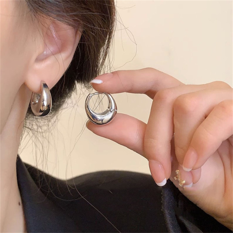 Metallörhängen för kvinnor vintage hoop örhängen trend klassisk fest bröllop hängsmycken: Försilvrad