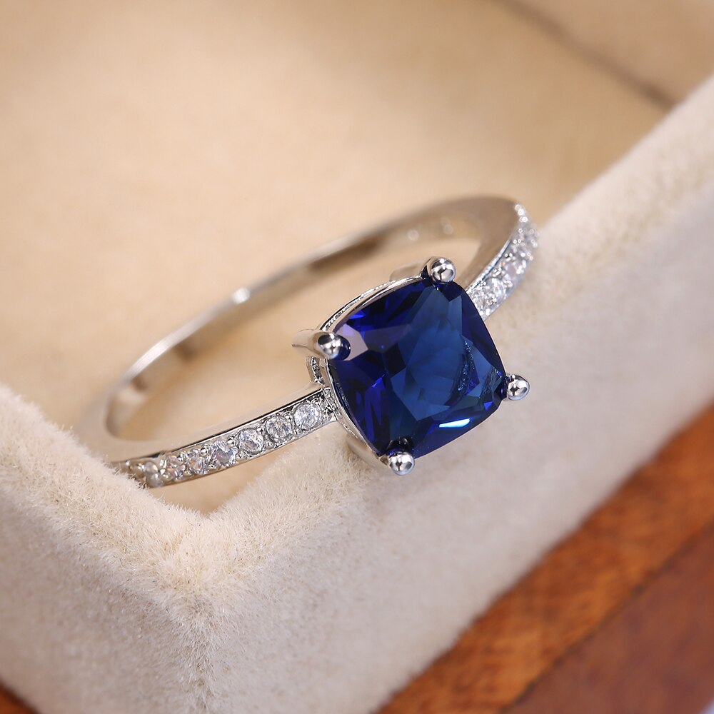 Huitan Vierkante Blauwe Serie Steen Vrouwen Ringen Eenvoudige Minimalistische Pinky Accessoires Ring Band Elegante Verlovingssieraden Ringen