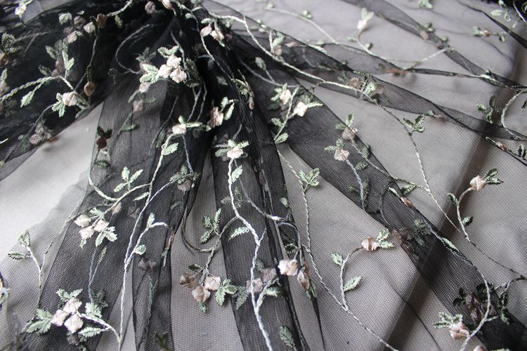 1 yard / lot blomster mesh broderi blonder stof materiale sy på bryllupskjole tøj patchwork diy 130cm bredde: Sort