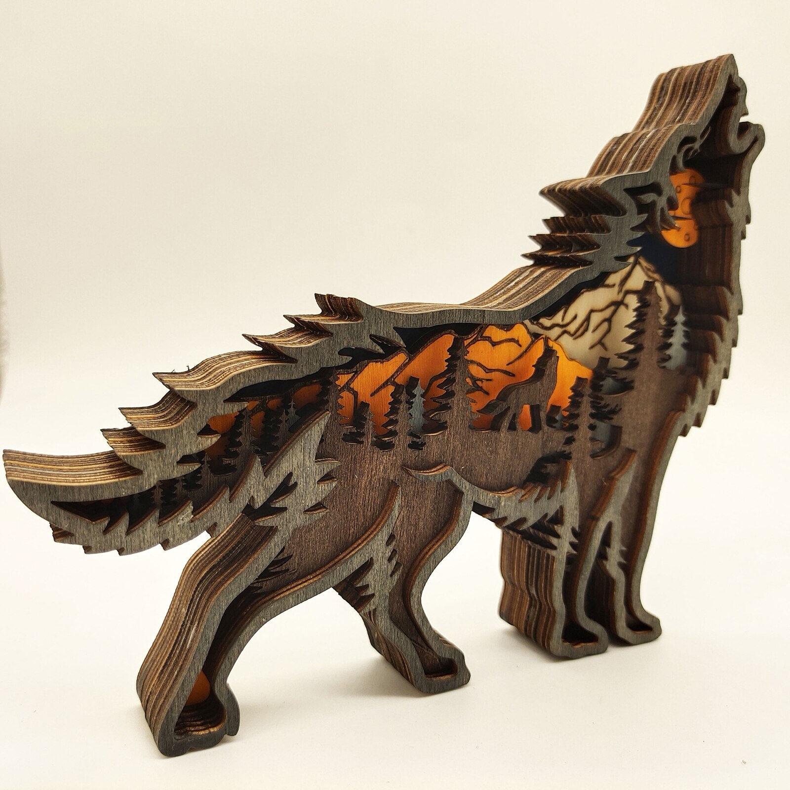 Animal Carving Handcraft Wall Hanging Sculpture 3D Wolf Horse Bear Deer Hand Painted Decorations for Home Living Room