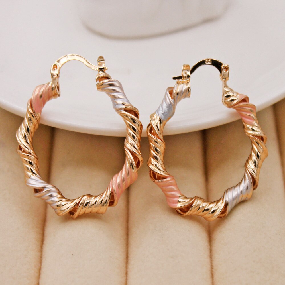 Twist Band Ohrringe für frauen ohrringe binden Farbstoff Ohrring Kreis retro Metall Geometrische Ohrringe modisch Schmuck