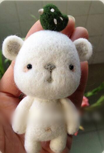 Small polar bear wool felting needlepoint kit couples pendant felt needlecraft DIY craft handmade needlework with tools plus: Birds Bear / With Dust plug