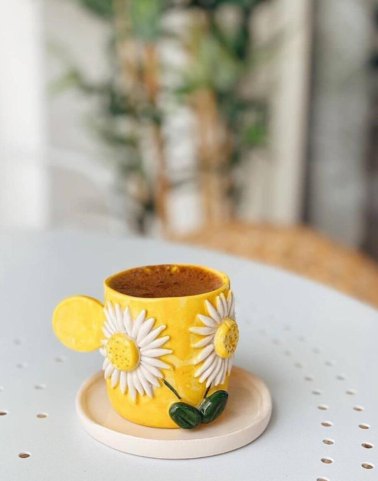 Handmade decorative ceramic daisy coffee cup and saucer teacup and base art trend