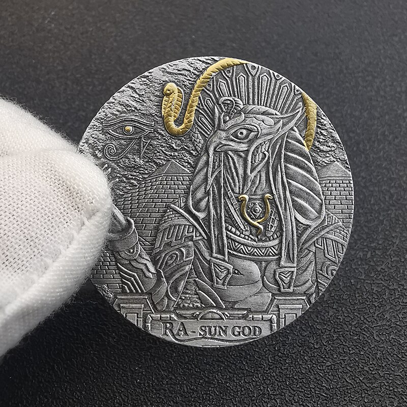 Non-Magnetic Egyptian Sun God Commemorative Silver Coin Elizabeth II Souvenir