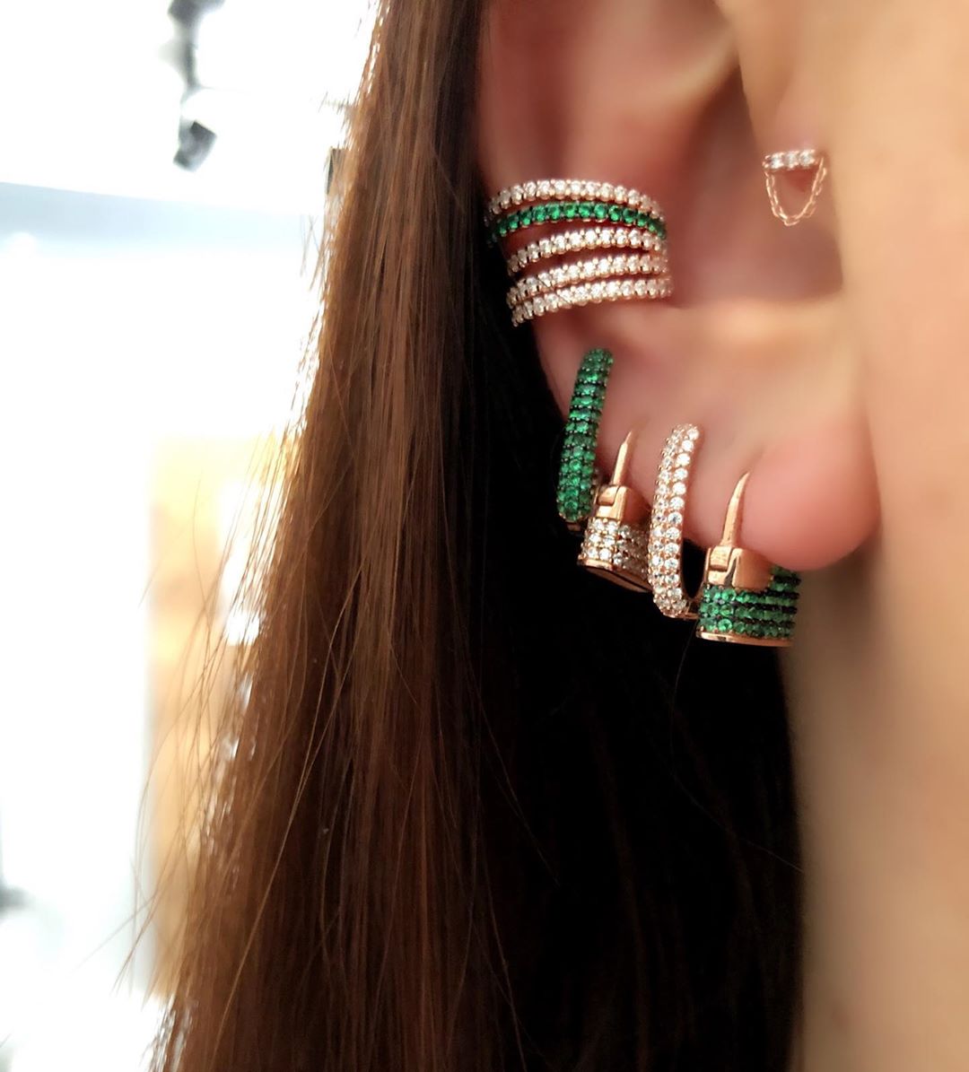 Rouge vert bleu blanc arc-en-ciel cz pavé couleur or petite boucle d'oreille pour les femmes