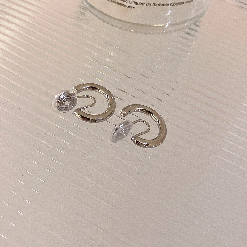 Clip Earrings Metal Trendy Round Women Circle Ear Clip Simple Metal Earrings No Ear Hole Simple Jewelry: 3 silver middle