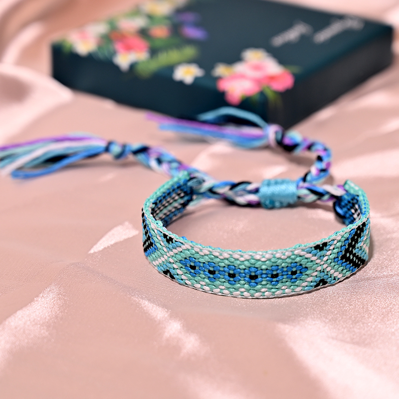 Pulsera con borlas de la Amistad Bohemia para mujer, 12 colores, tejido de cuerda de algodón a la , pulseras bohemias para playa y verano para chica: Color dorado