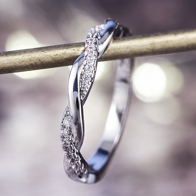 Huitan romantiske enkle ringe til piger moderne twist formet med mikrobrolagt minimalistisk stilfuldt cool tilbehør