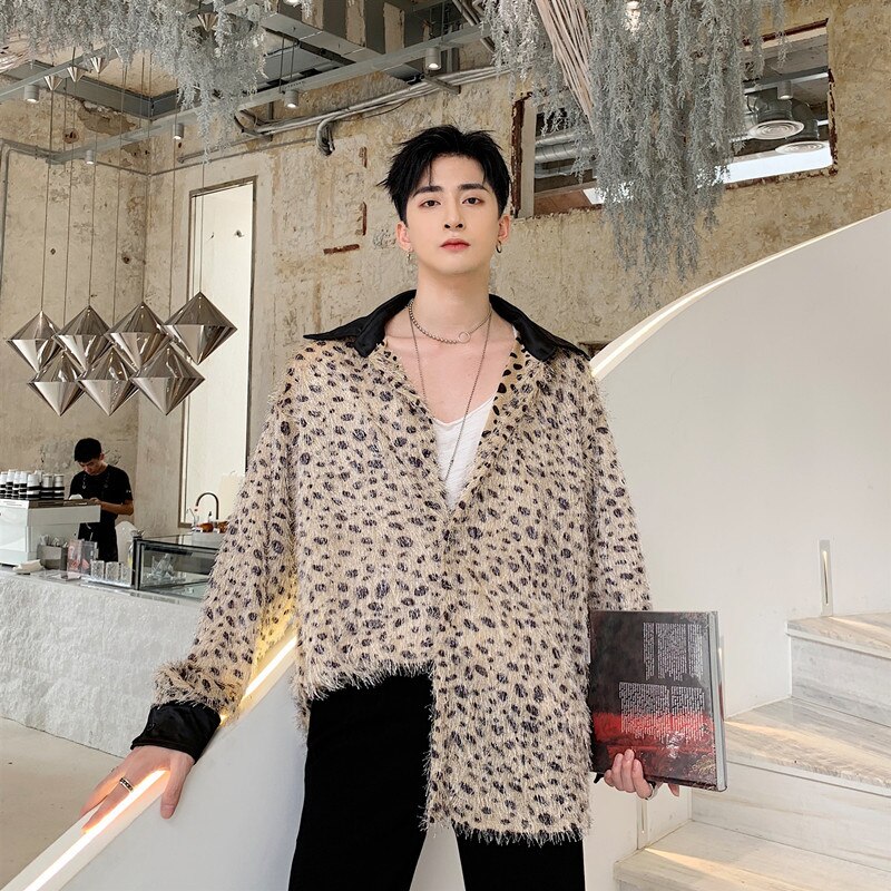 De talla grande cuello contraste Dot Leopard Faux Borla de pelo manga larga camisa suelta hombres blusa parte de arriba ropa informal etapa camiseta Graffiti