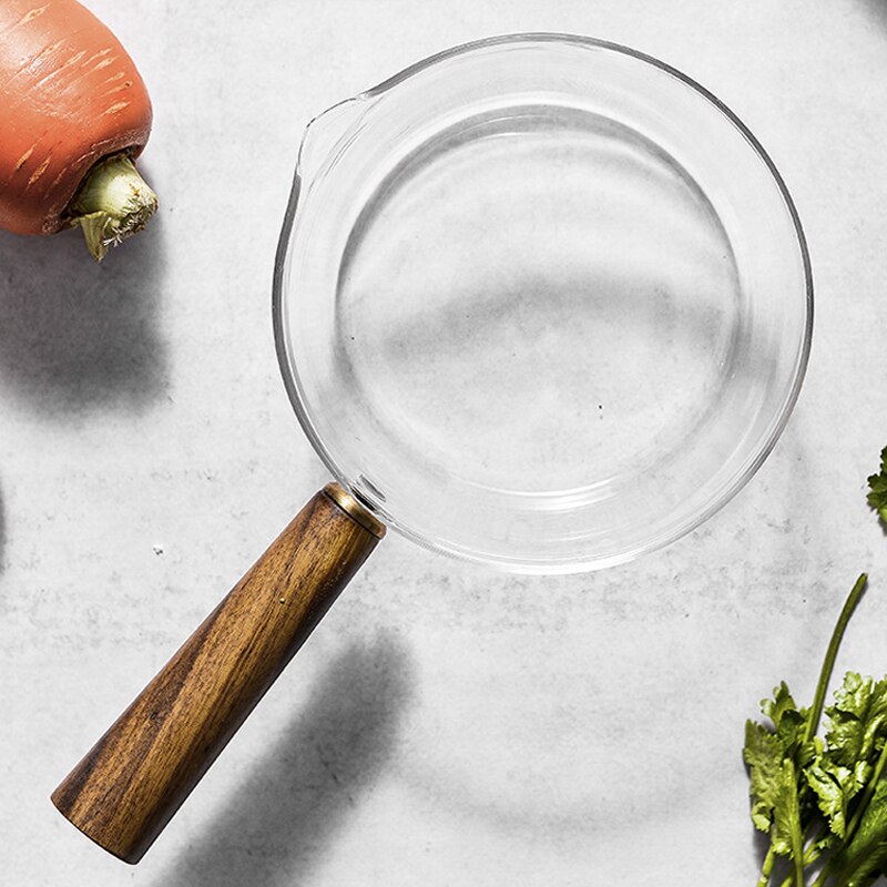 Borsilikatglass matlagingssuppe melkepanne liten gryte med trehåndtak komfyr gass komfyr hjem kokekar kjøkkenutstyr