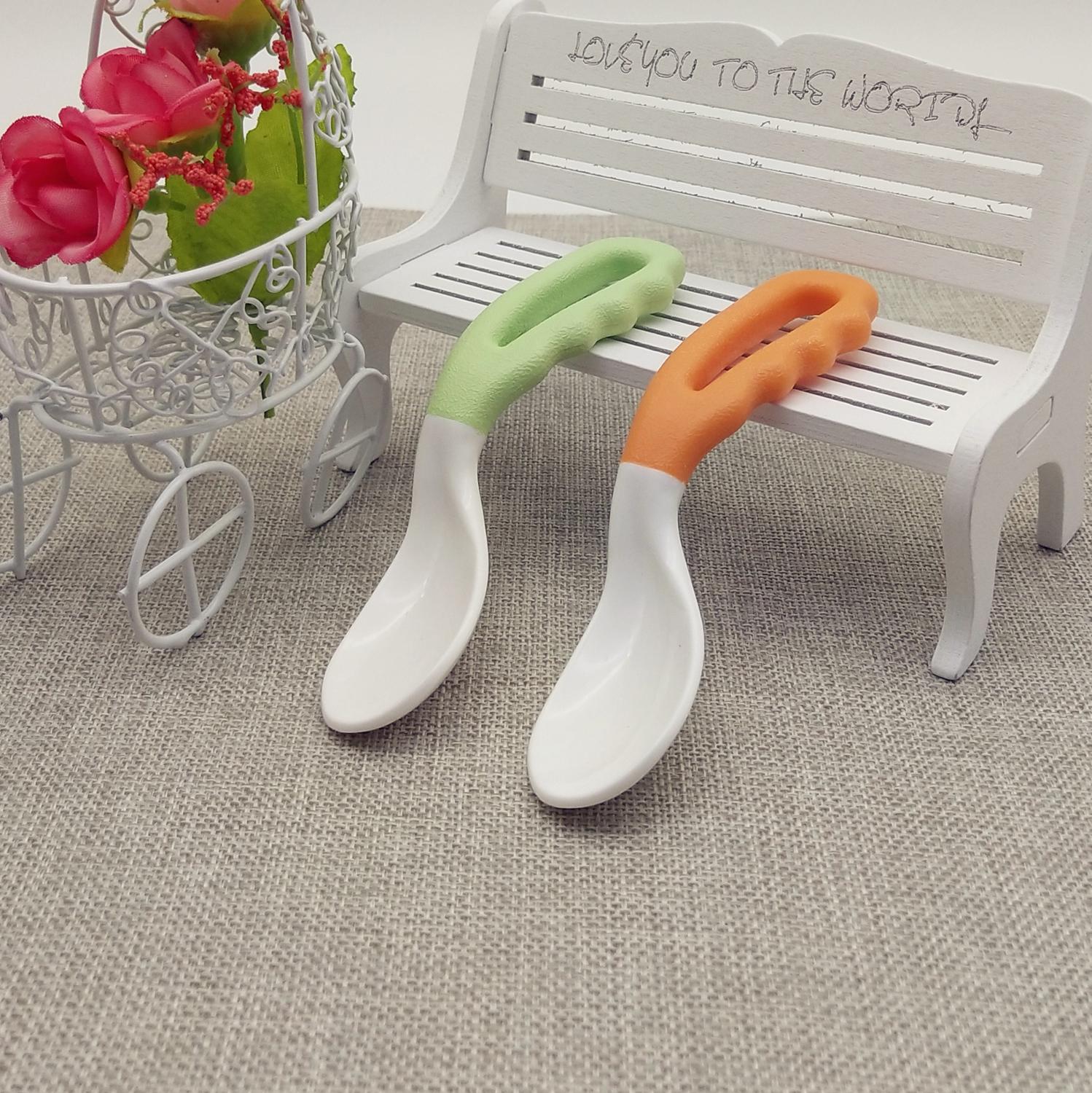 Cuillère d'alimentation solide, cuillère coudée pour enfants, cuillère à manger incurvée, vaisselle d'alimentation pour bébé, ustensiles