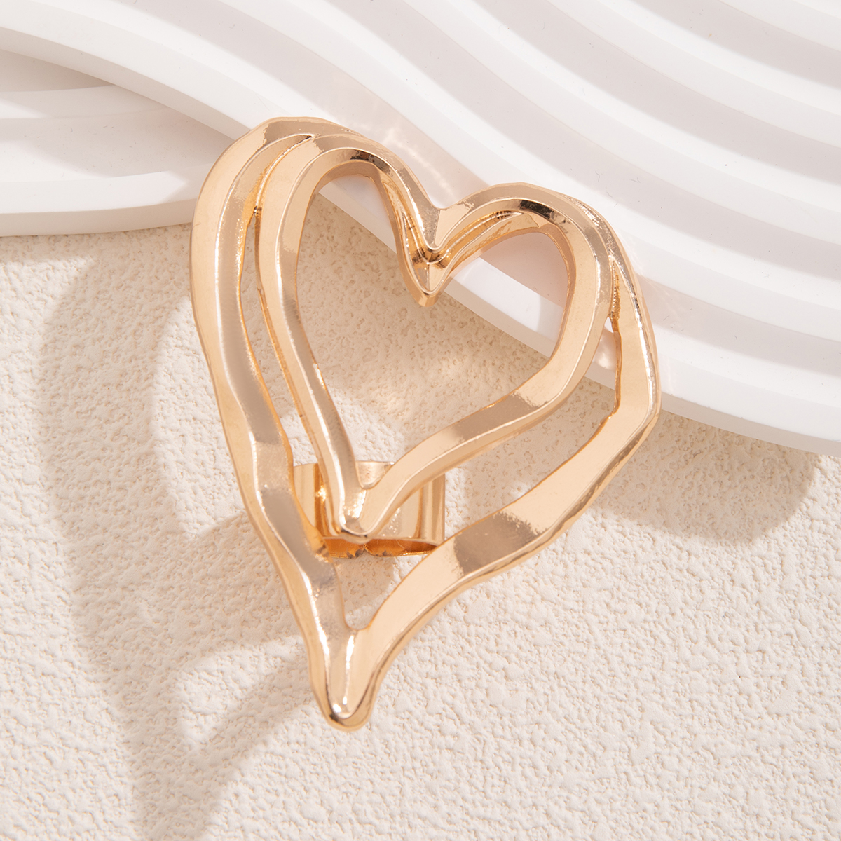 Anello da dito esagerato con doppi cuori vuoti per le donne Accessori grandi alla moda a portata di mano 2023 Regalo di decorazione di gioielli di moda