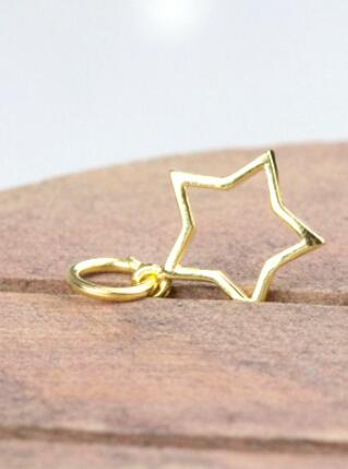 925 sterlingsølv fancy stjerne charms udhulet guldfarve smykker vedhæng diy øreringe armbånd smykker gør tilbehør: Guldstjerne 1 stk
