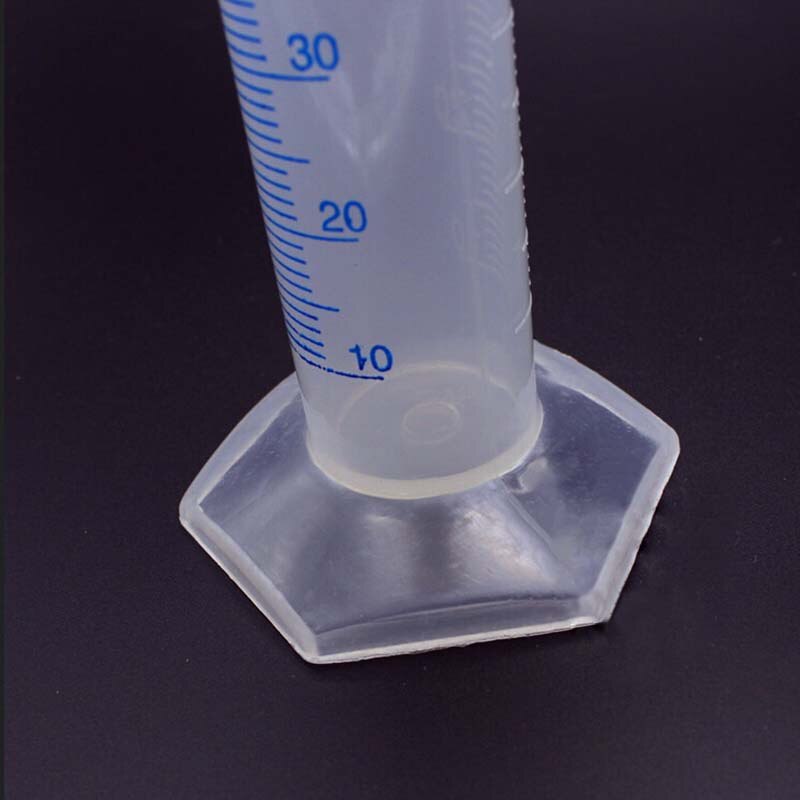 100ml måleflasker, der er graduerede i plast, til laboratorieudstyr