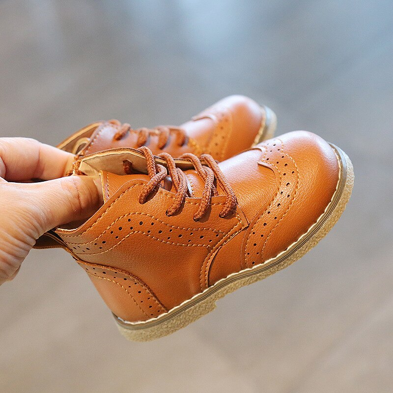 COZULLAA Kinder Herbst Unisex Klassische Lace-Up Stiefel Brogue Leder Schuhe Kinder Mädchen Jungen Stiefeletten Größe 21-30: Brown / 21 (inside 13.5 cm)
