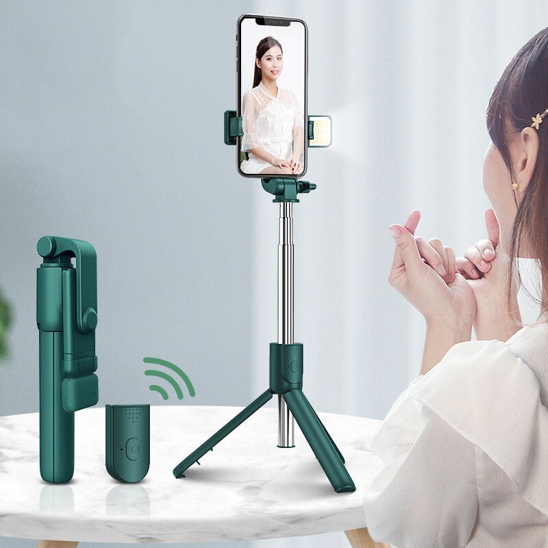 Wireless bluetooth selfie stick foldable mini tripod with fill light shutter remote control for IOS Android Smart phone: R1S-led-Green