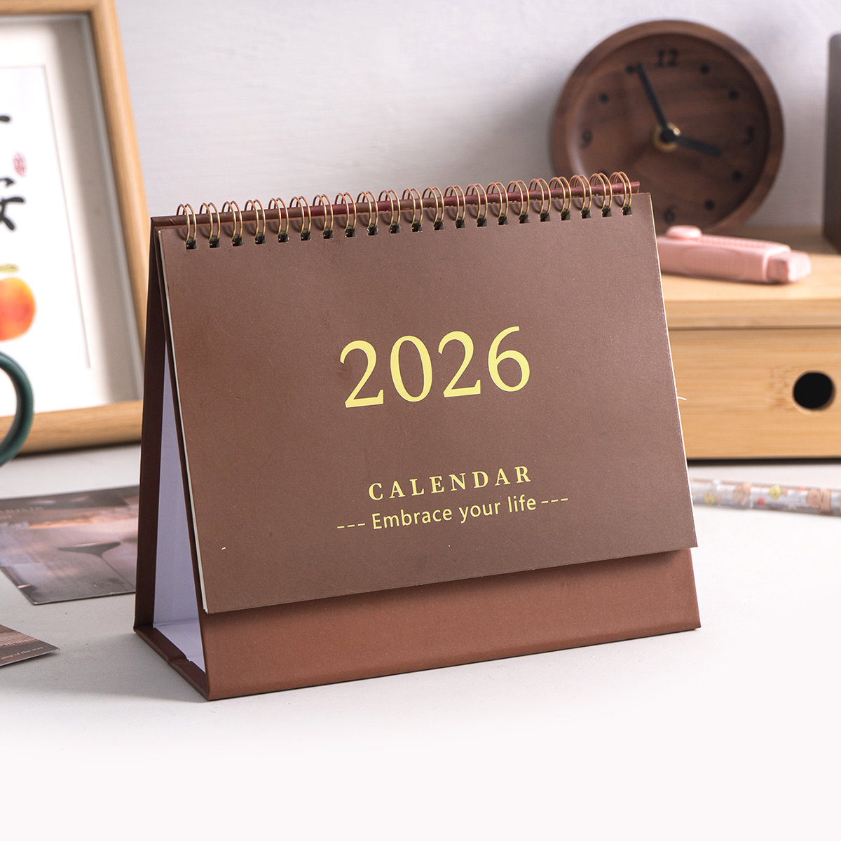 1 pc Cover Desktop Desk Calendar, Portable Foldable - Table Calendar, Writeable Memo, School & Office Desktop Decoration: Chocolate
