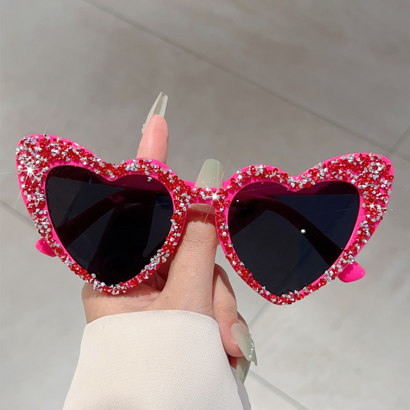 Óculos de sol vintage em forma de coração com strass para mulheres, óculos de sol novos originais, tons decorativos da moda, 2024