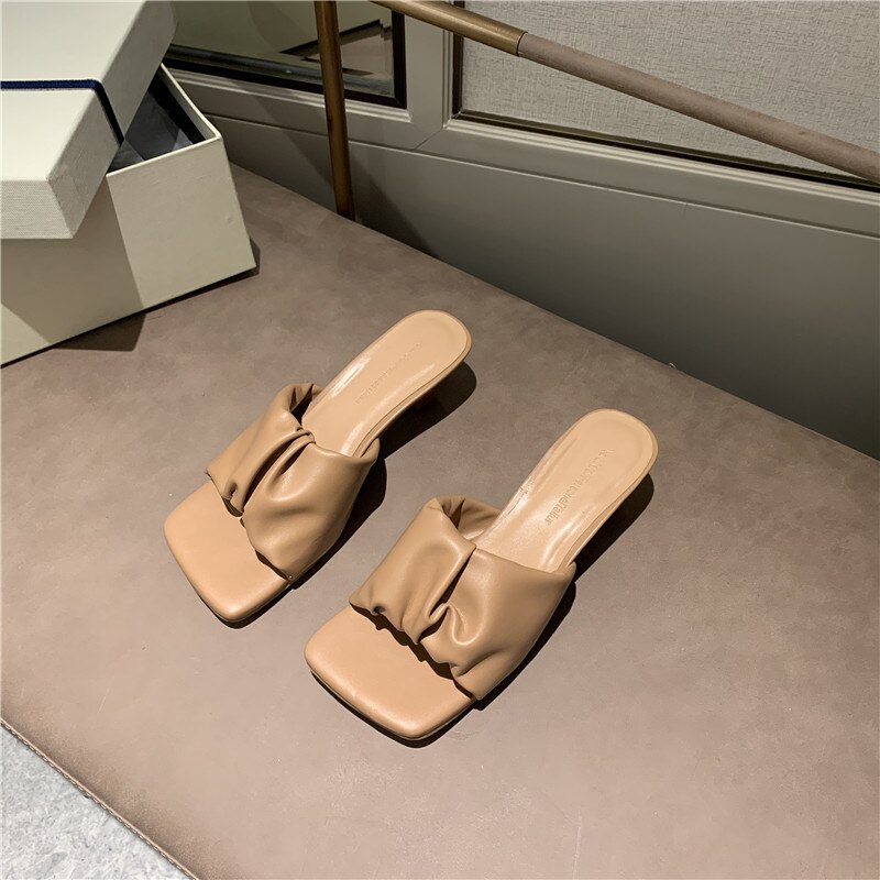Kvinnor tofflor låga tunna klackar glidskor skor temperament ord damskor grunt slip on sommarklänning mulor flip flops: Brun / 5.5