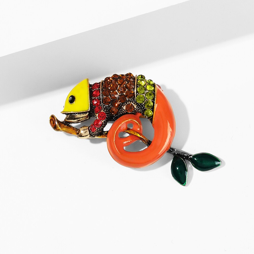 WYBU Cute Squirrel Puppy Brooch For Boy Girls Animal Brooch Pin For Friend Gold Plated Mouse Admiral General Broche Jewelry: SF860