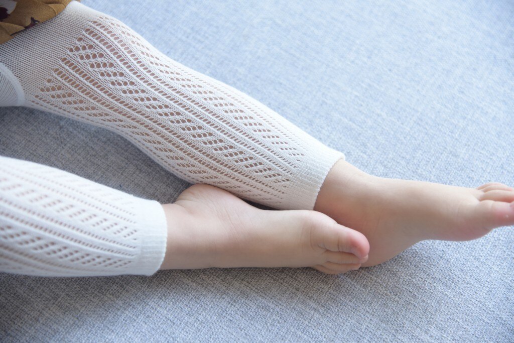 2022 Wit Mesh Baby Leggings Skinny Solid Roze Baby Meisje Cropped Broek Peuter Kind Breien Broek Ademend 0-4T Kleding