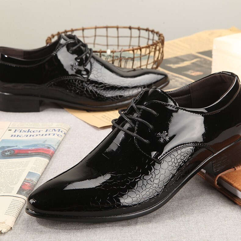 Zapatos de negocios para hombre, calzado de vestir, puntiagudos brillantes, británica, cuero brillante