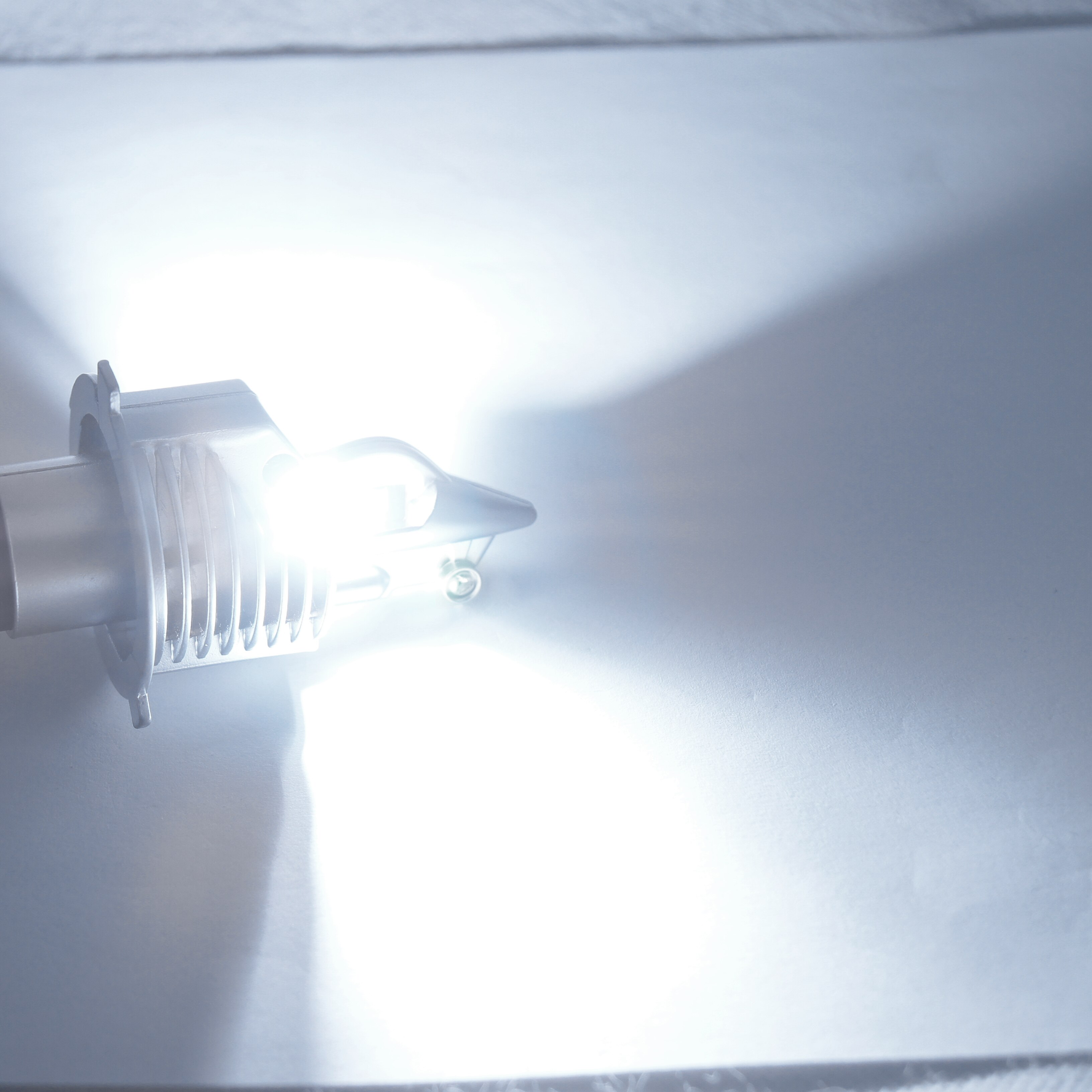 Ampoules LED Moto H4 Miisiya - Blanc - 12V/24V - Faisceau Hi/Lo - 2 Pièces