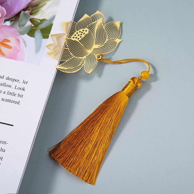 1PC Chinese Style Retro Hollow Metal Bookmark Maple Leaf Vein Fringed Pendant Apricot Leaf Bookmark Stationery: A
