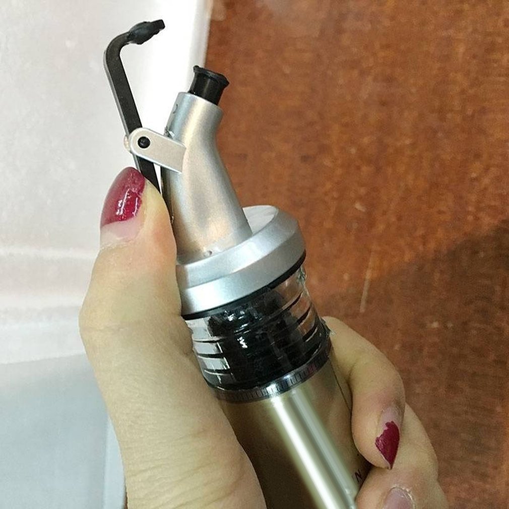 Oil Bottle Stopper Sprayer Liquor Dispenser Wine Pourers Flip Top Beer Bottle Cap Stopper Leak Proof Pourer Kitchen Color Random