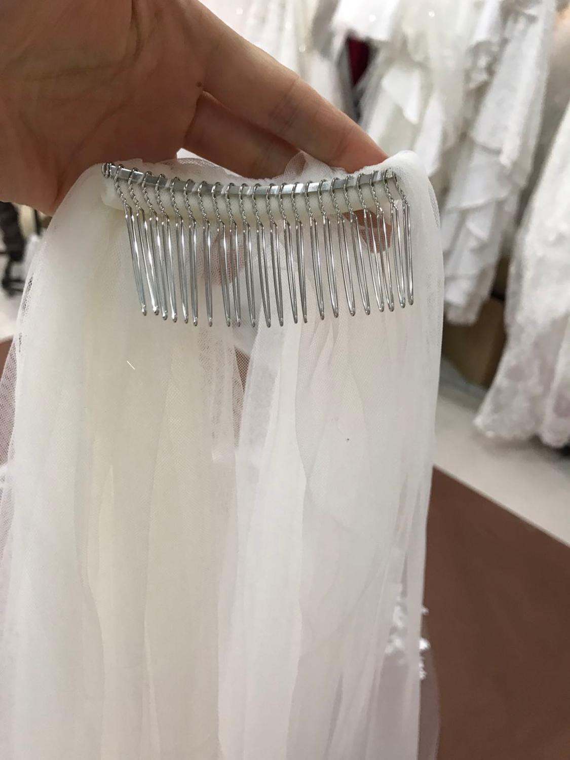 Royal Elegance Real Photo One Layer Wedding Veil With Metal Comb White Lace Applique Bridal Veils Cathedral Wedding Veil